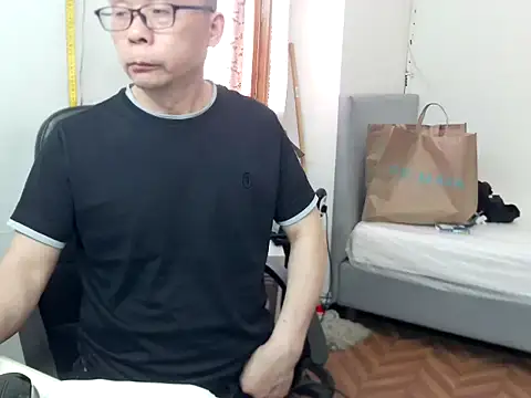 zwc147369 online show from May 23, 2026, 12:48 pm