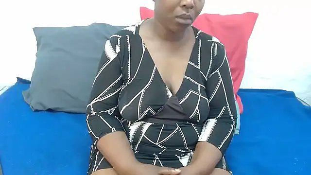 Snapshot of Thickchocolatex2 chatting on November 6, 2025, 6:17 am Thickchocolatex2 online show from November 6, 2025, 6:17 am