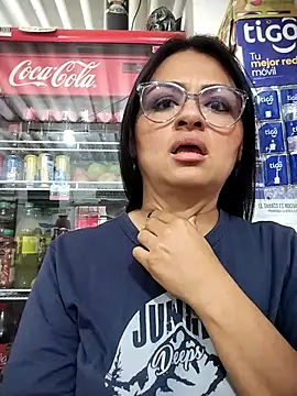 Snapshot of Linda_Lars chatting on October 29, 2025, 2:38 pm Linda Lars online show from October 29, 2025, 2:38 pm