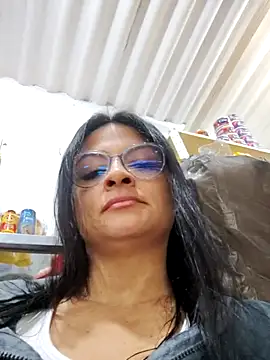 Linda Lars online show from December 15, 2025, 3:34 am