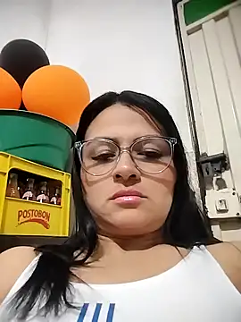 Snapshot of Linda_Lars chatting on November 2, 2025, 3:22 am Linda Lars online show from November 2, 2025, 3:22 am