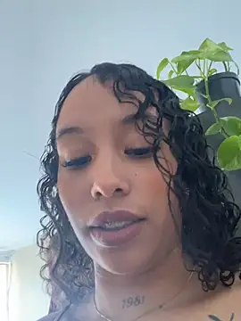 MarieLeon online show from January 9, 2026, 7:32 pm