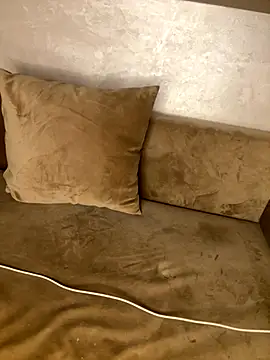 RachaCharmouta online show from November 21, 2025, 9:36 pm