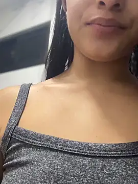 Snapshot of Arilw chatting on October 15, 2025, 1:08 pm Arilw online show from October 15, 2025, 1:08 pm