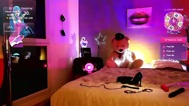 Snapshot of Stripgirl31 chatting on March 12, 2025, 12:31 am Stripgirl31 online show from March 12, 2025, 12:31 am