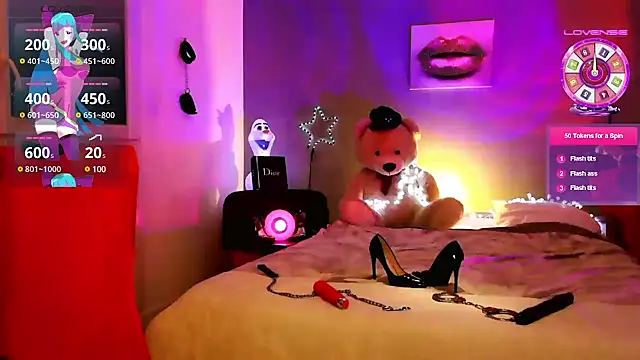 Snapshot of Stripgirl31 chatting on February 26, 2025, 5:31 pm Stripgirl31 online show from February 26, 2025, 5:31 pm