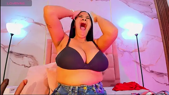 Snapshot of La_indiia chatting on February 27, 2026, 11:43 am La indiia online show from February 27, 2026, 11:43 am