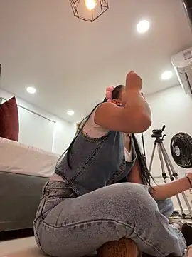 ariel jonees online show from November 19, 2025, 4:18 pm