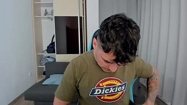 Snapshot of MatMalonne chatting on February 8, 2026, 1:20 pm MatMalonne online show from February 8, 2026, 1:20 pm