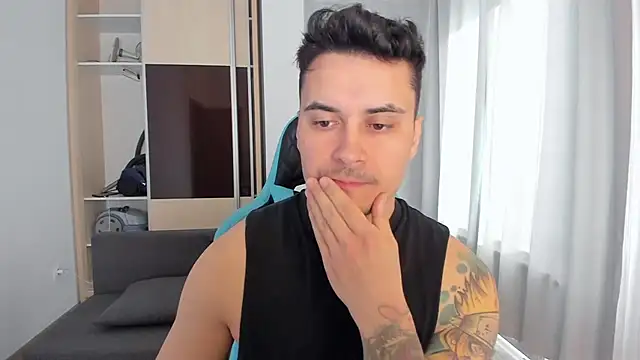 Snapshot of MatMalonne chatting on March 8, 2026, 7:22 am MatMalonne online show from March 8, 2026, 7:22 am