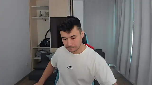 MatMalonne online show from December 19, 2025, 1:35 pm