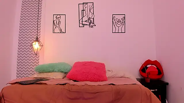 cloehonney online show from February 1, 2026, 11:30 am