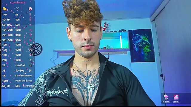 Snapshot of Ares_blue chatting on May 28, 2026, 2:01 pm Ares blue online show from May 28, 2026, 2:01 pm