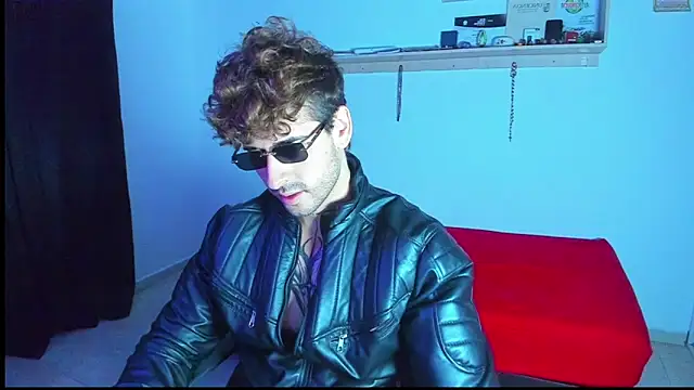 Snapshot of Ares_blue chatting on May 8, 2026, 1:04 pm Ares blue online show from May 8, 2026, 1:04 pm