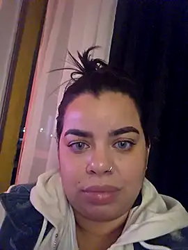 Snapshot of MiahJoness chatting on October 12, 2025, 5:42 am MiahJoness online show from October 12, 2025, 5:42 am