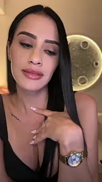 SarahhSmitth1 online show from May 3, 2026, 12:05 am