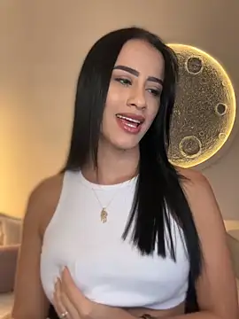 SarahhSmitth1 online show from February 9, 2026, 11:03 pm