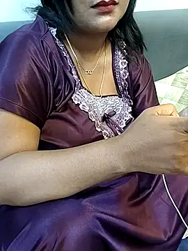 Snapshot of silky_queen chatting on June 9, 2026, 6:42 pm silky queen online show from June 9, 2026, 6:42 pm