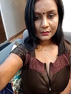 Snapshot of silky_queen chatting on June 10, 2026, 5:58 pm silky queen online show from June 10, 2026, 5:58 pm