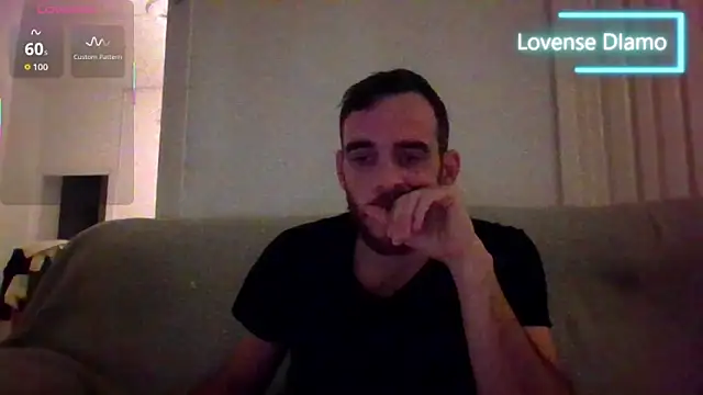 Snapshot of _NakedChef_ chatting on November 22, 2025, 5:45 pm NakedChef online show from November 22, 2025, 5:45 pm