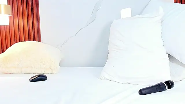 Snapshot of miamiller69 chatting on June 3, 2026, 2:33 pm miamiller69 online show from June 3, 2026, 2:33 pm