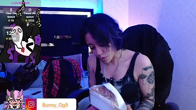 Snapshot of Bunny_O chatting on June 11, 2026, 2:11 am Bunny O online show from June 11, 2026, 2:11 am