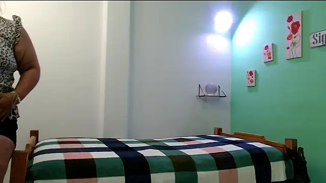 evaleribigtits18 online show from February 6, 2026, 1:23 am