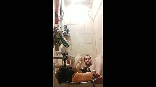 BISEXGOOD777 online show from June 14, 2026, 8:43 pm