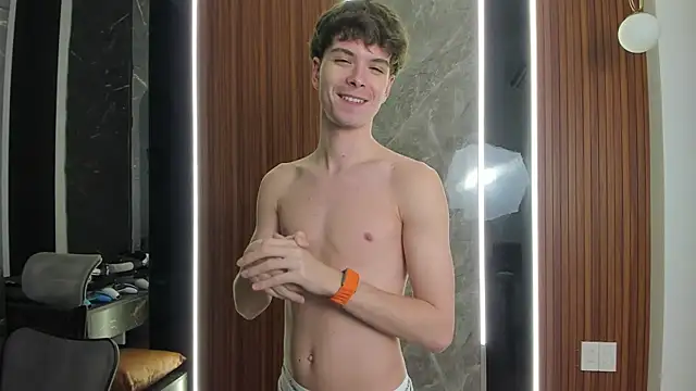 Snapshot of calvin_love_you chatting on July 7, 2026, 3:15 pm calvin love you online show from July 7, 2026, 3:15 pm