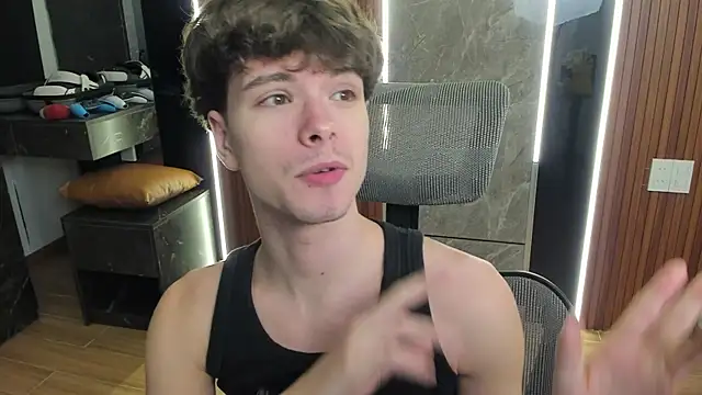 Snapshot of calvin_love_you chatting on July 15, 2026, 3:19 pm calvin love you online show from July 15, 2026, 3:19 pm