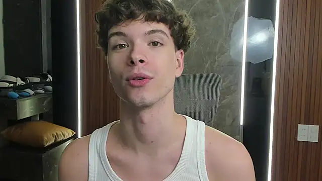 Snapshot of calvin_love_you chatting on July 29, 2026, 3:11 pm calvin love you online show from July 29, 2026, 3:11 pm