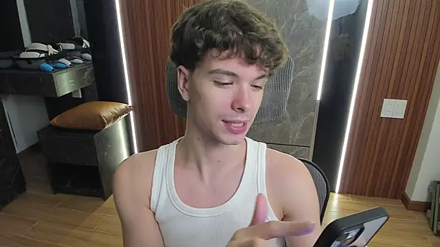 Snapshot of calvin_love_you chatting on July 28, 2026, 4:39 pm calvin love you online show from July 28, 2026, 4:39 pm