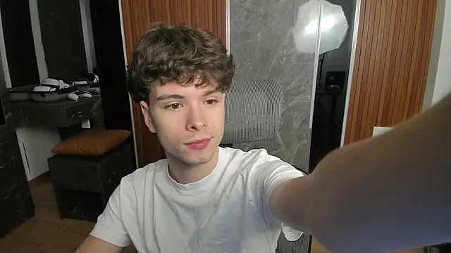 Snapshot of calvin_love_you chatting on June 28, 2026, 2:12 pm calvin love you online show from June 28, 2026, 2:12 pm