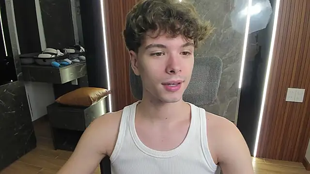 Snapshot of calvin_love_you chatting on July 28, 2026, 3:08 pm calvin love you online show from July 28, 2026, 3:08 pm