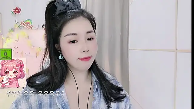 HK angelchloe online show from April 23, 2026, 1:56 am