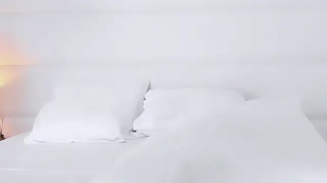 Snapshot of MoonAngelic chatting on October 19, 2025, 2:25 am MoonAngelic online show from October 19, 2025, 2:25 am