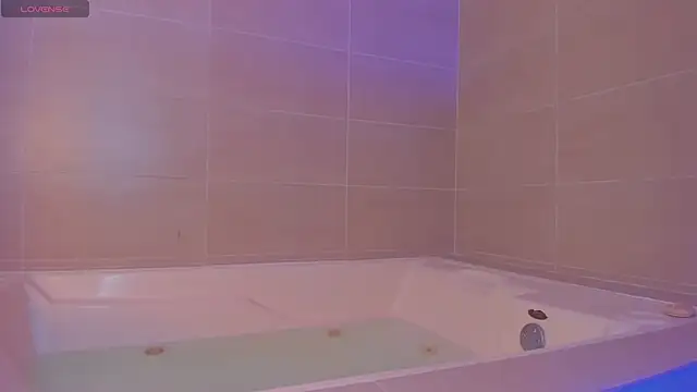 isabella montez online show from March 7, 2025, 3:07 pm