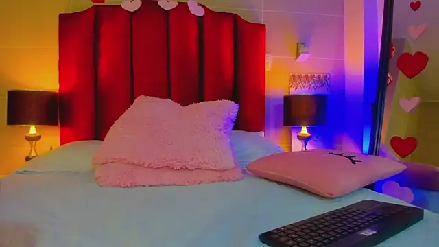 isabella montez online show from February 19, 2025, 3:16 pm