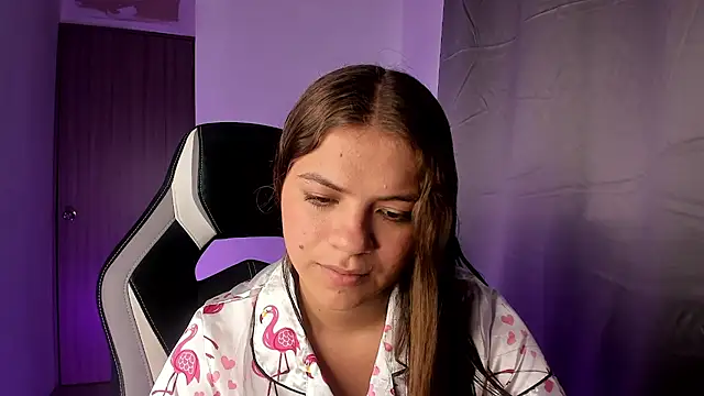 Snapshot of PaigeJayden chatting on November 10, 2025, 9:31 pm PaigeJayden online show from November 10, 2025, 9:31 pm