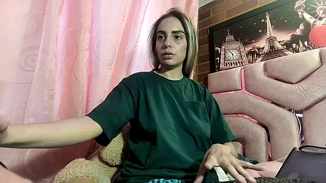 Snapshot of ValeriaLacrozee chatting on June 5, 2026, 2:56 pm ValeriaLacrozee online show from June 5, 2026, 2:56 pm