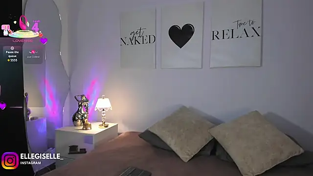 ElleGisellee online show from May 6, 2026, 4:38 am
