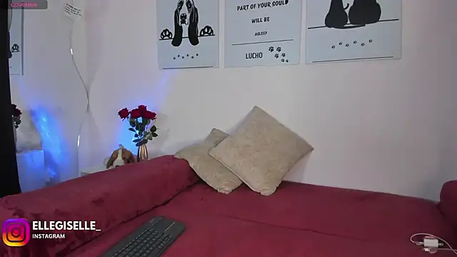 Snapshot of ElleGisellee chatting on March 7, 2026, 2:07 am ElleGisellee online show from March 7, 2026, 2:07 am