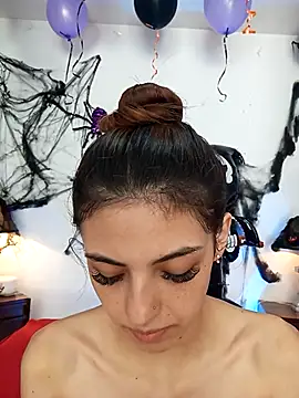 sofiarouge online show from October 17, 2025, 7:48 pm