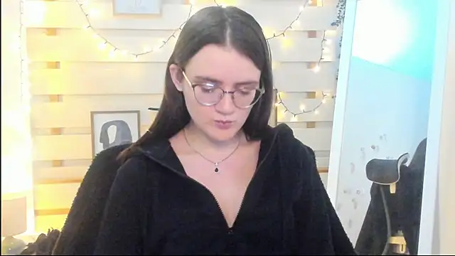Snapshot of Josephine_jo chatting on November 25, 2025, 8:20 pm Josephine jo online show from November 25, 2025, 8:20 pm