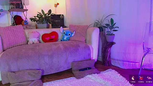 HANNAH LOVEE online show from May 5, 2026, 2:36 am