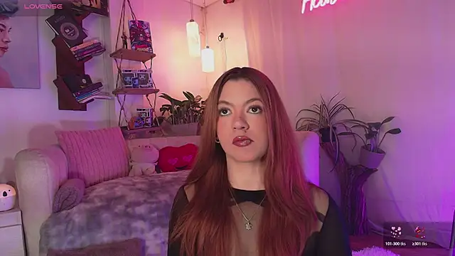 Snapshot of HANNAH_LOVEE chatting on August 2, 2026, 2:43 am HANNAH LOVEE online show from August 2, 2026, 2:43 am