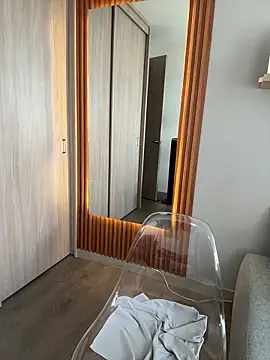 Snapshot of FridaKlein chatting on October 9, 2025, 7:25 pm FridaKlein online show from October 9, 2025, 7:25 pm