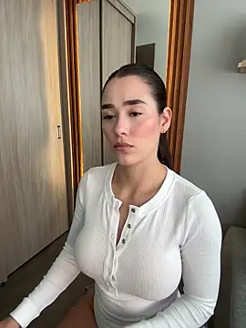 Snapshot of FridaKlein chatting on October 8, 2025, 7:25 pm FridaKlein online show from October 8, 2025, 7:25 pm