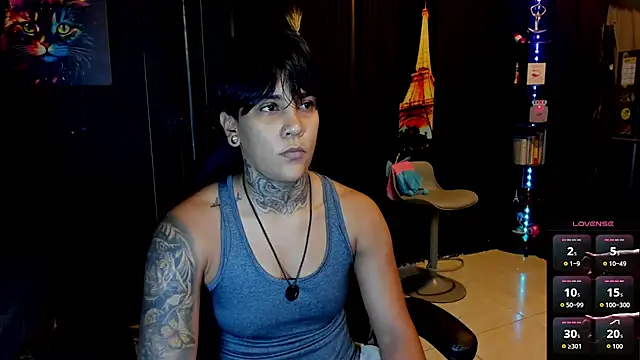 Snapshot of ZhoeStrong chatting on October 9, 2025, 1:17 am ZhoeStrong online show from October 9, 2025, 1:17 am