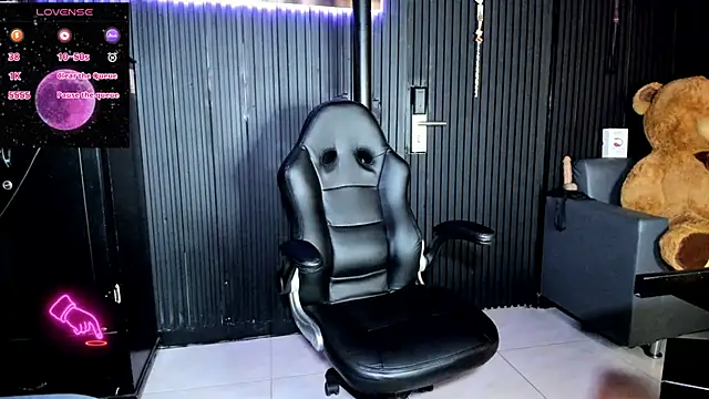 Snapshot of ZhoeStrong chatting on March 10, 2025, 8:23 pm ZhoeStrong online show from March 10, 2025, 8:23 pm